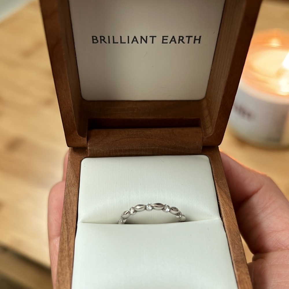 Brilliant Earth Isla Diamond Ring - Picture 4 of 4